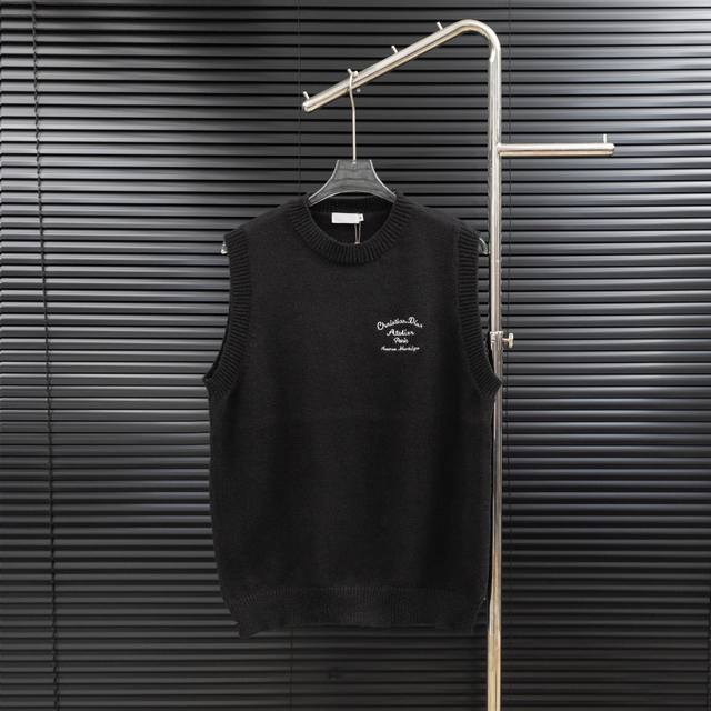 款式：迪奥Dior针织羊毛背心 尺码：S-Xxl 面料：羊毛混纺 辅料：全套定制原版辅料 无性别区分 男女同款