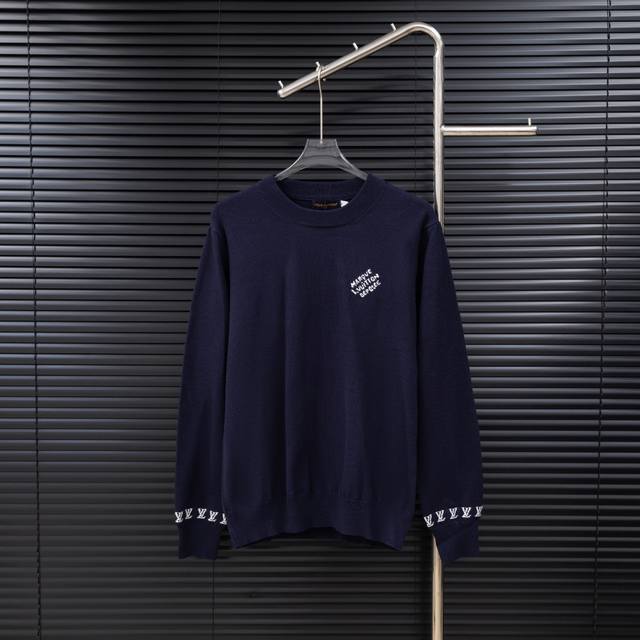 款式：路易威登Lv串标织带针织Logo长款毛衣 尺码：S-Xxl 面料：羊毛混纺 辅料：全套定制原版辅料 无性别区分 男女同款