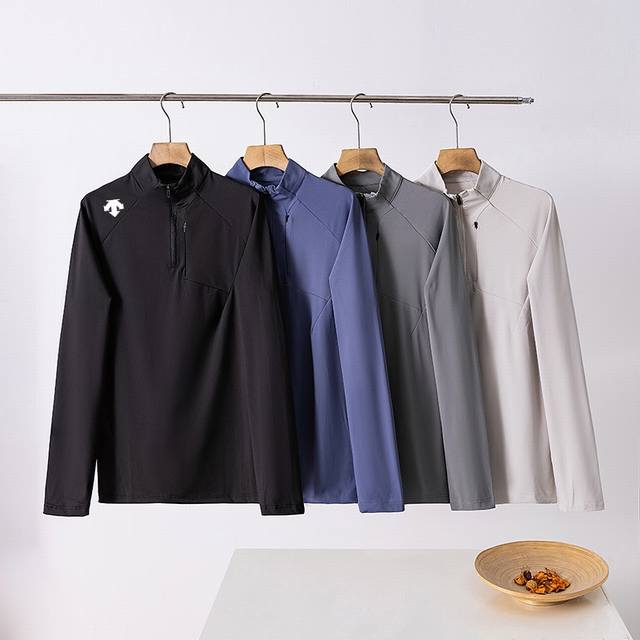 供 控 Descente25秋季新款长袖T恤吸湿排汗抗菌半拉链长袖男T恤 成分：82.5%聚酯纤维17.5%氨纶 跑步健身内搭B1295，全天候户外运动系列运动