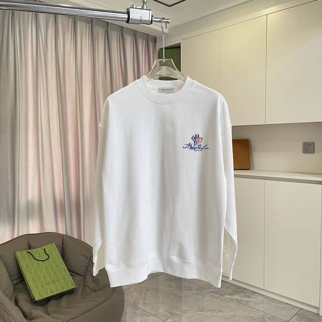 Moncle* 蒙口2025秋冬新款 个性Logo印花 定制面料400G 圆领卫衣 男女同款 尺码：S M L Xl Xxl 五个码 颜色：黑色 白色