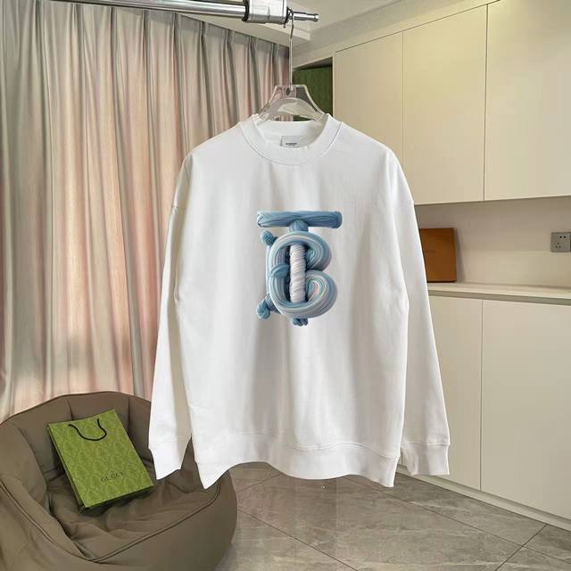 Bur 巴宝*2025秋冬新款 字母Logo战马印花 定制面料400G 圆领卫衣 男女同款 尺码：S M L Xl Xxl 颜色：黑色 白色