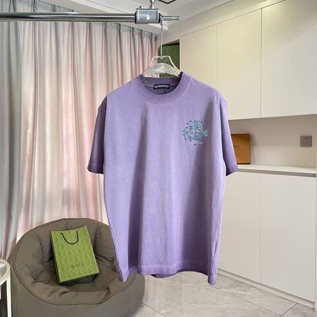 Ch克罗*2025秋冬新款 洗水做旧磨破 梵文十字架印花 短袖T恤 定制面料320G 男女同款 尺码：S M L Xl Xxl 五个码 颜色：白色 褐色 紫色