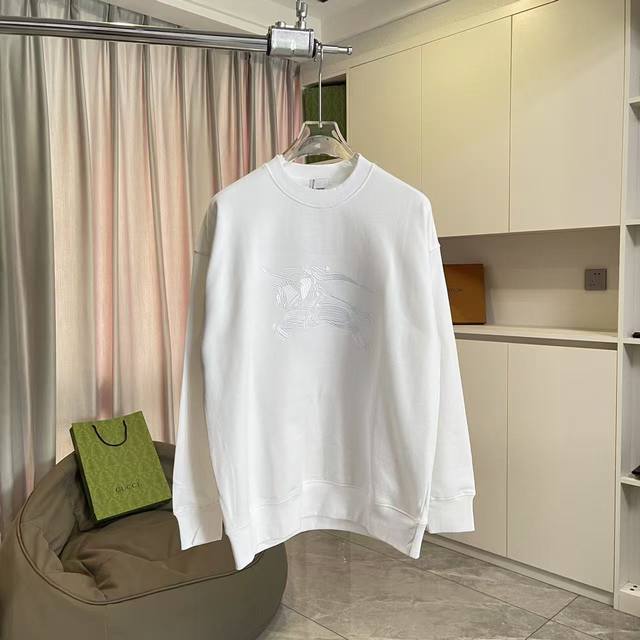 Bur 巴宝*2025秋冬新款 字母Logo战马绣花 定制面料400G 圆领卫衣 三标齐全 男女同款 尺码：S M L Xl Xxl 颜色：黑色 白色