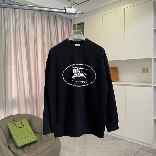 Bur 巴宝*2025秋冬新款 字母Logo战马印花 定制面料400G 圆领卫衣 男女同款 尺码：S M L Xl Xxl 颜色：黑色 白色