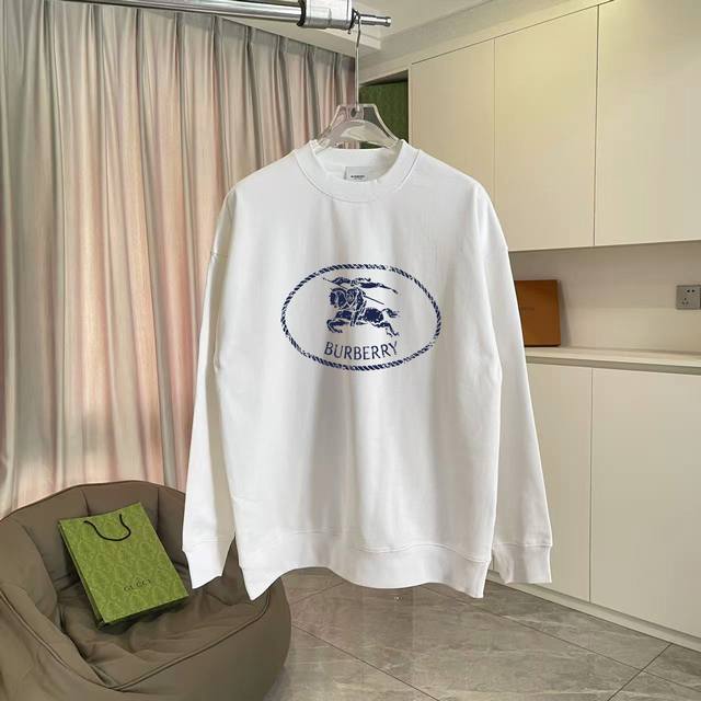 Bur 巴宝*2025秋冬新款 字母Logo战马印花 定制面料400G 圆领卫衣 男女同款 尺码：S M L Xl Xxl 颜色：黑色 白色