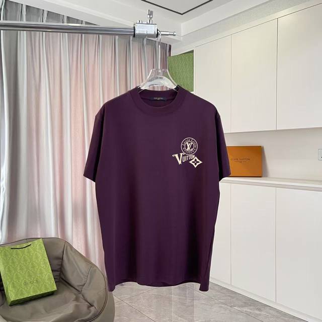 Lv*2025秋冬新款 个性字母Logo印花 定制面料300G 短袖T恤 男女同款 尺码：S M L Xl Xxl 五个码 颜色：黑色 白色 湖绿色 紫色