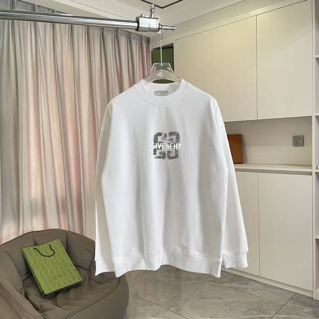 Gvc*纪梵希2025秋冬新款 个性字母Logo印花 定制面料400G 圆领卫衣 男女同款 尺码：S M L Xl Xxl 五个码 颜色：黑色 白色