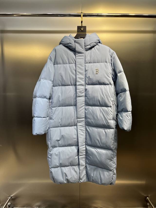 Mlb Ny专柜同步情侣长款连帽后背Ny大标羽绒服 24冬季新品Ny洋基队 后背大标镂空 长款连帽羽绒服 Mlb专柜男女情侣同款长款羽绒服带有港风的外套款 独特