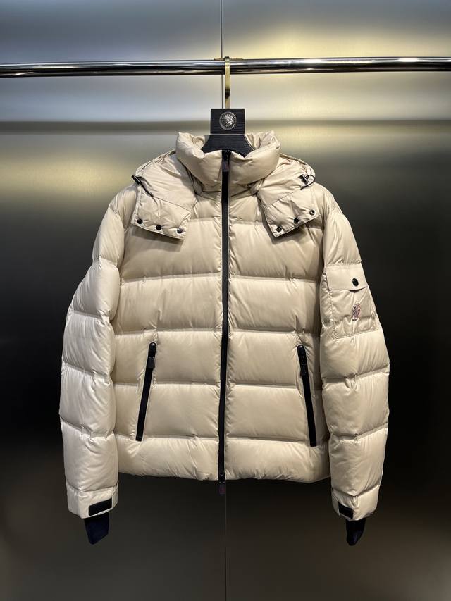 特级 95绒 蒙口 2025新款 滑雪服 Moner 滑雪服 彰显造型气质的不朽传奇。秋冬Mon*Ler Grenoble系列压胶风雪.官网售+。为造型气质多一