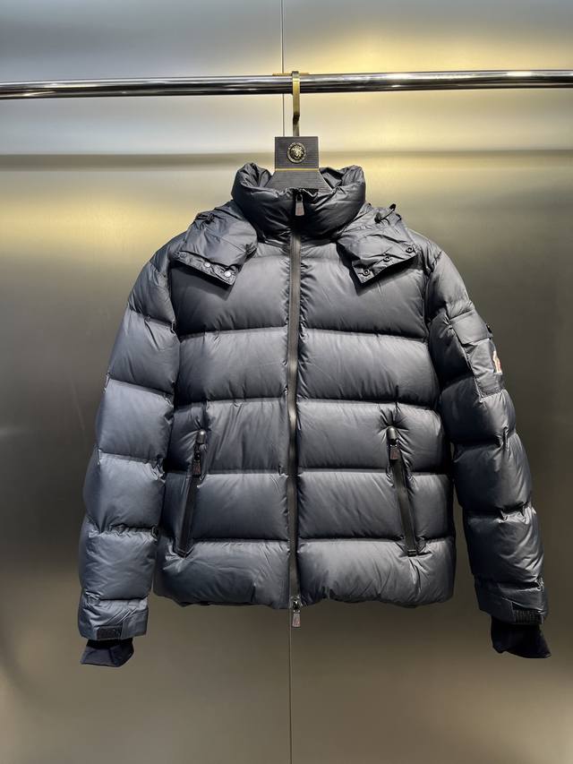 特级 95绒 蒙口 2025新款 滑雪服 Moner 滑雪服 彰显造型气质的不朽传奇。秋冬Mon*Ler Grenoble系列压胶风雪.官网售+。为造型气质多一