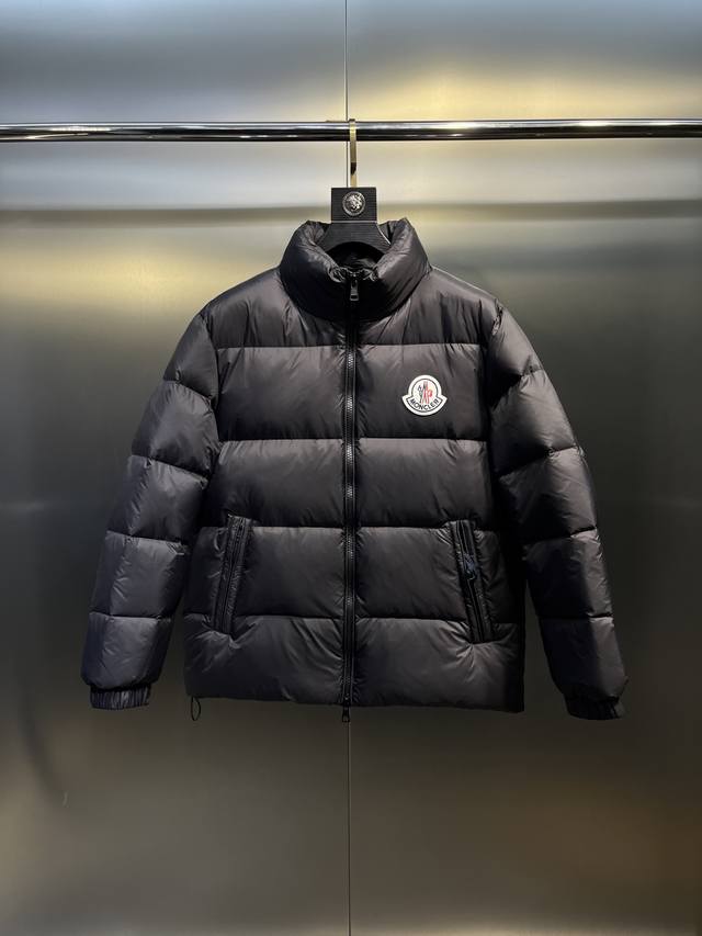 Moncler Citala 短款男士羽绒服夹克外套.放眼望去,市面版本一个能打的都没有.130W+一吨的特级欧规鹅颈绒填充.850+的蓬松度,我比市面版本蓬一