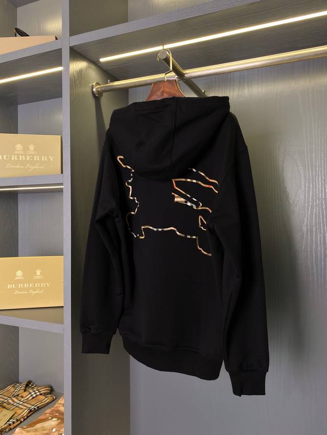 后背镂空格纹马术骑士棉质连帽卫 Bur王牌尖货，镇店之宝 迟来的渠道好货好款！Bur王牌渠道单，合肥代工原厂出品、同步各大买手店后背马术骑士镂空格纹设计，百搭高