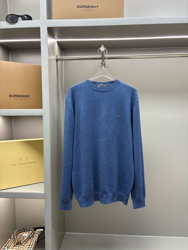 Tommy 汤米 新款刺绣毛衣 原版面料 官方同款 采用定制天然中厚进口羊毛纱料织造，手感非常舒服爽滑 版型挺阔有型 一线品牌代工厂P出品 进口机器织造而成 穿