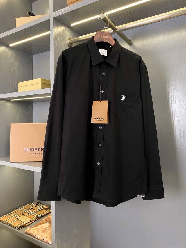专属标识装饰功能性棉质衬衫 经典Burtb系列，男女万年青同款，衬衫中的王者！经典Tb口袋微标刺绣设计！进口塔罗贝壳纽扣 ！市场上极其少有的产品。 衬衫直以来都