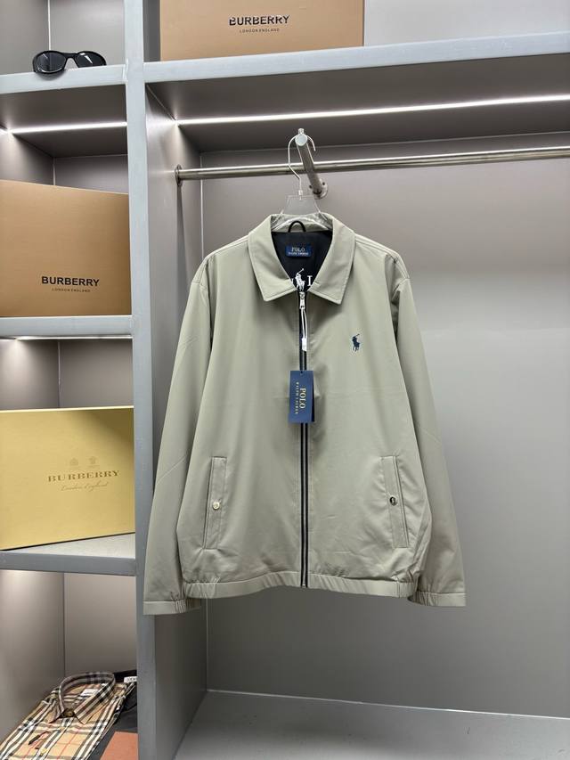 Polo 拉夫劳伦 新款刺绣薄棉夹克外套 原版面料 原版辅料 官方同款 采用进口聚酯纤维面料，定制 同缸染面料 手感非常舒服爽滑 版型挺阔有型 久穿不变形 一线