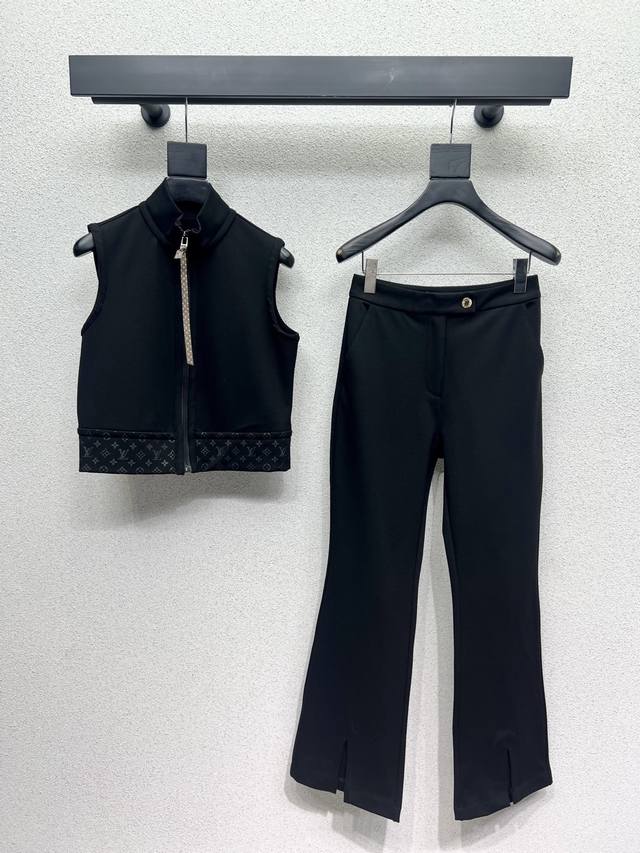 L家背心上衣长裤套装 干练利落时髦有致 日常穿搭推荐款 细节感在线 提升气质感必备单品 高品质 两色 尺码Smlxl