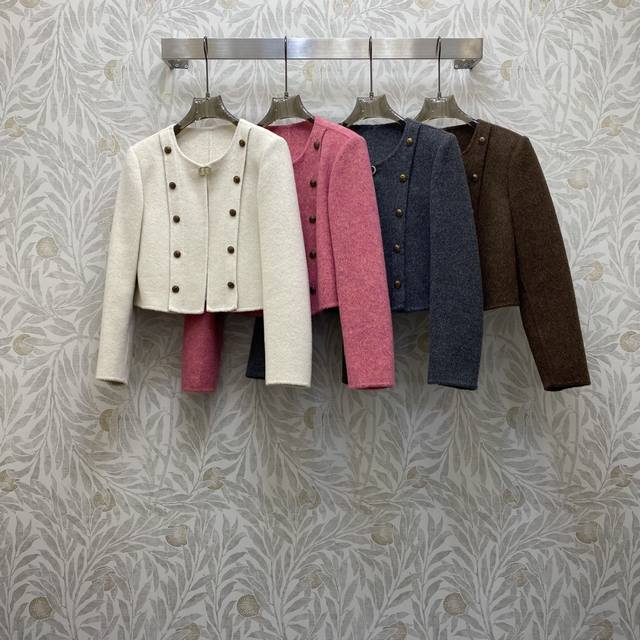 Di★ Fw 精致圆领金属扣点缀排扣设计短款减龄羊绒外套，高级面料，颜色:图片4色，面料:精纺澳洲羊绒面料 Smlxl