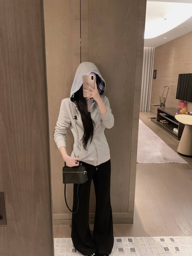 Burberr*中古款连帽刺绣收腰显瘦外套。Sm L