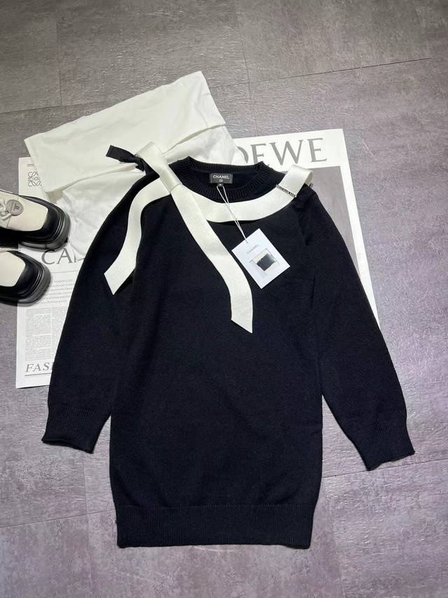 原版开发Chane*25K新款蝴蝶结系列圆领毛衣长袖连衣裙 Yb定制面料蝴蝶结 定制五金Logo ，经典黑色拼接白色蝴蝶结 高级时尚，柔软舒适蝴蝶结点缀甜美又优