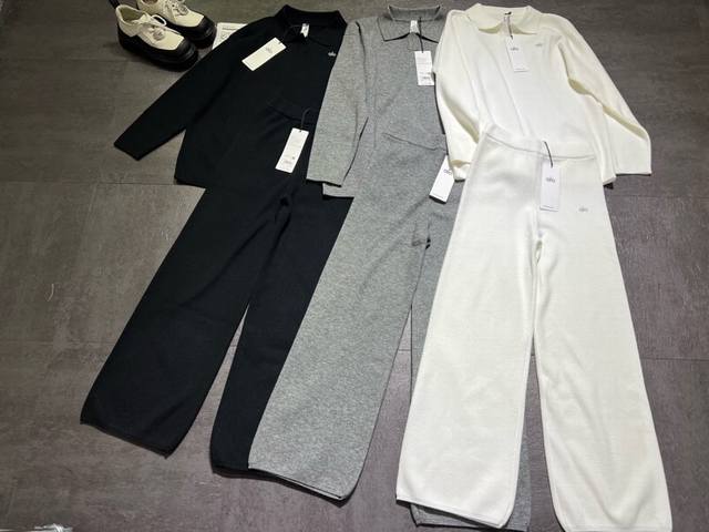 套 Alo针织套装出货，慵懒范儿十足，一套搞定免搭配，日常家居都非常给力，三色都超爆，老客户都二三十套的补单，跟紧咯，三色Sml