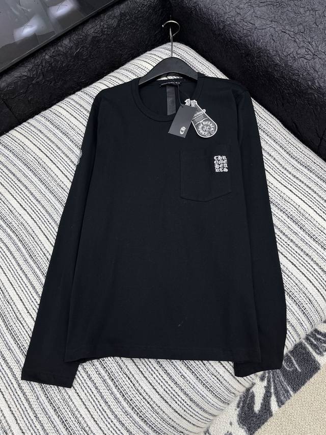 爆款现货 原单品质 克罗星｜2025新款梵文口袋刺绣长袖衫 宽松慵懒系列！暗黑色系酷酷 上身的触感谁穿谁知道的舒服！ 精致刺绣设计 面料超级好！ 颜色都是日常又