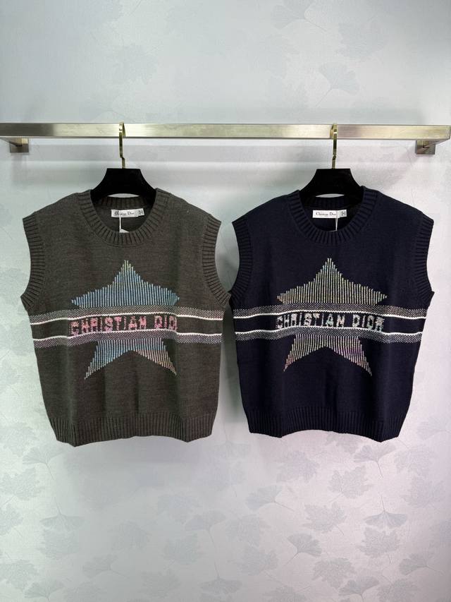 Dio* 2025早秋新款圆领针织套头背心！定制羊毛纱线织造 质感高级 舒适柔软 圆领背心剪裁 密实针织搭配坑条细节 御寒防风效果更佳 袖口宽螺纹包边与衣摆相呼