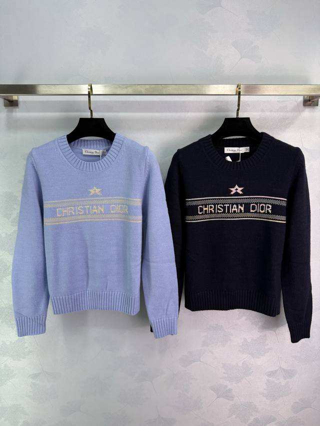 Dio* 2025早秋新款撞色五角星刺绣毛衣！定制羊毛纱线织造 柔软舒适 圆领长袖剪裁 大身鲜亮横杠条纹字母Logo撞色点亮 上身增添品牌格调 秋冬最佳减龄俏皮