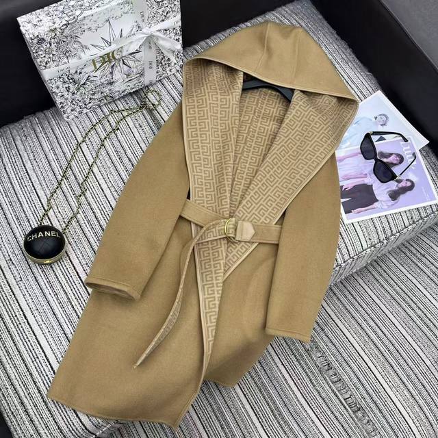 强烈推荐 25年早秋冬系列 Dio*新款Logo提花连帽双面羊毛呢长款大衣外套 系腰带设计 Sml