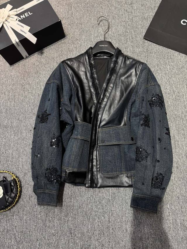 补单喽牛仔拼色夹棉外套！ 时髦洋气～中式之美蛋白皮拼接牛仔珠花绣点缀廓形设计夹棉加厚外套！ Mlxlxxl