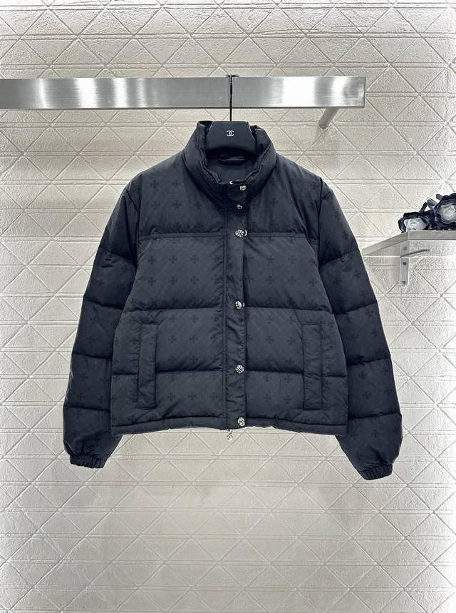 Chrome Heart*2025新品上架 十字架印花羽绒外套 定制Yb防风防水尼龙材质，白鹅绒填充内里，整件轻盈保暖，拉链夹按扣双保险，口袋立领长袖版型，松紧