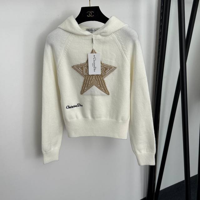 款号20256941 Dio*新款 撞色五角星Logo刺绣字母长袖连帽针织衫卫衣，白色，黑色， 均码：胸围84，袖长68，长52；重量：0.420Kg .