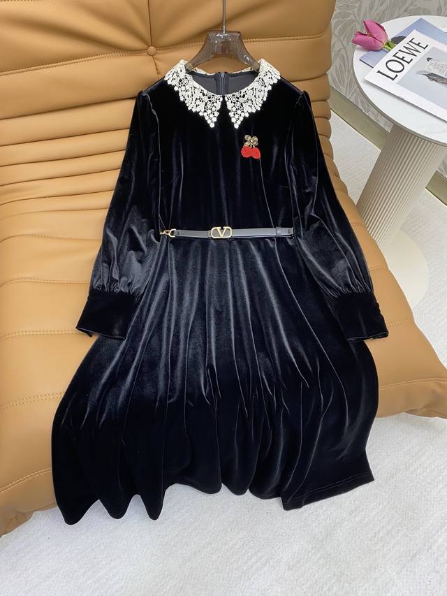 Va★ Fw 减龄撞色娃娃领设计重工定位钉珠丝绒连衣裙 秋冬甜酷风的心动之选 配送腰带 高级面料，颜色:图片色，面料:精纺丝绒面料 Smlxl