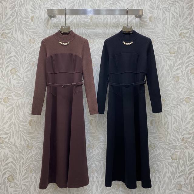 Va★ Fw 气质立领金属链条点缀Ab料结合设计修身连衣裙 低调精致的一款 ，高级面料，颜色:图片2色，面料:羊毛混纺面料 Smlxl .