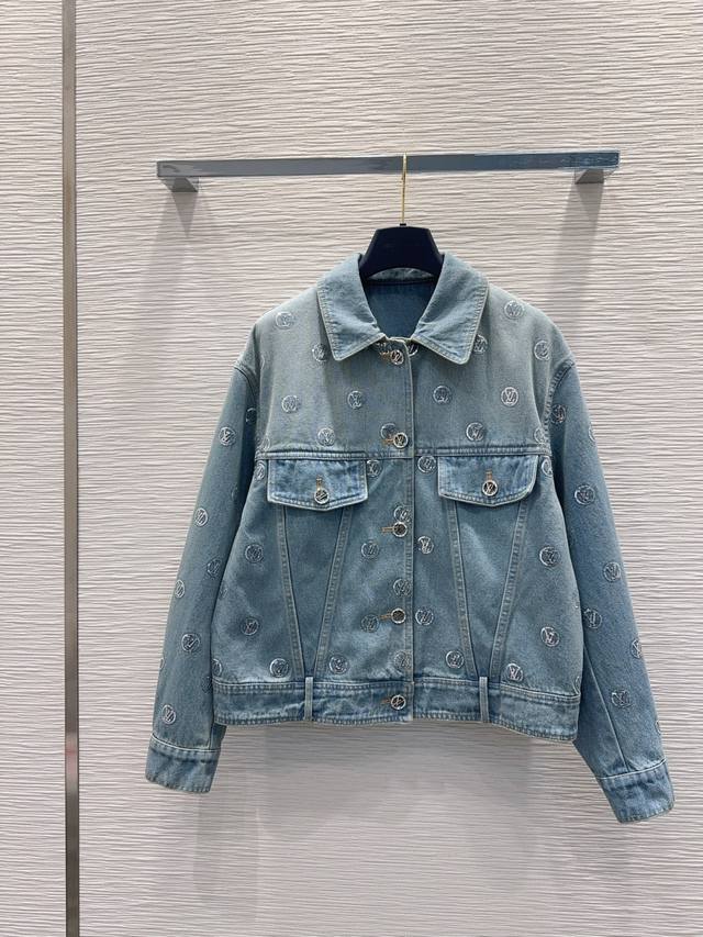 Louis Vuitto*2025Fw新款 高版出品~超时髦新款丹宁牛仔 酵洗个性色调上身又酷又飒爽 采用定制高品质斜纹棉质水洗牛仔面料，纹理细腻，棉感自然，既