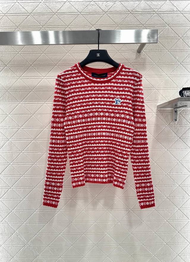 Louis Vuitto*2025新品上架 条纹长袖针织上衣 定制Yb丝毛纱线织造，肌理细腻，舒适好穿，套头长袖上衣剪裁，弹力修身显瘦显曲线，通体螺纹包边配上领