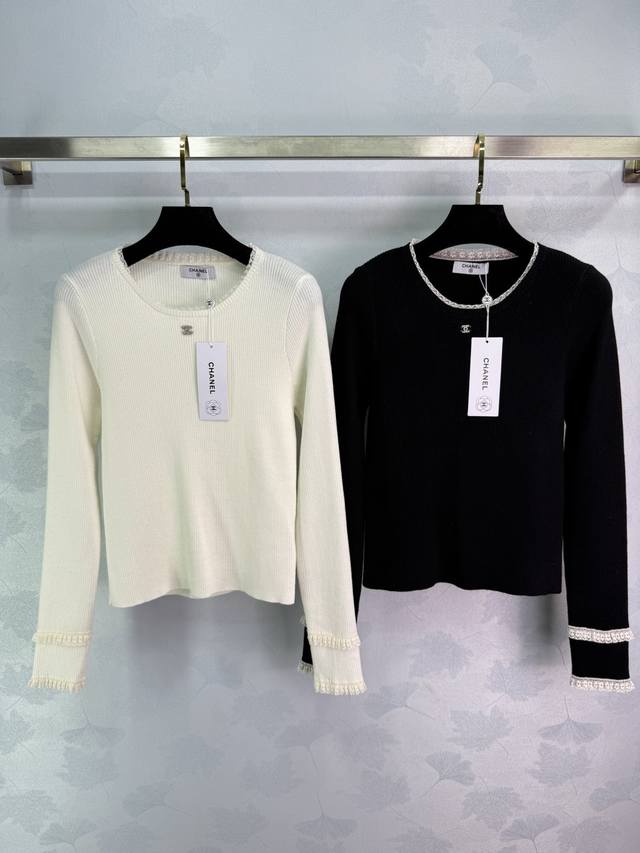 Ch*25秋冬新款针织打底衫袖口领口花边点缀 高颜值小香风最日常的基础系列 人手必备的百搭款 包裹性回弹性都说一流的 灵魂单品～黑白2色Sml T226B.