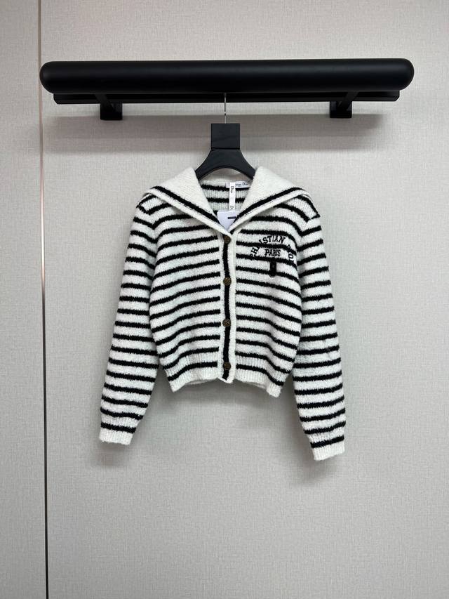 高品质Di*R 2026早春系列 延续经典的黑白条纹元素 海军风水手服的即视感 青春洋溢的毛衣 羊毛纱线超级软糯有厚度 扣子是复古铜色新款Sml.