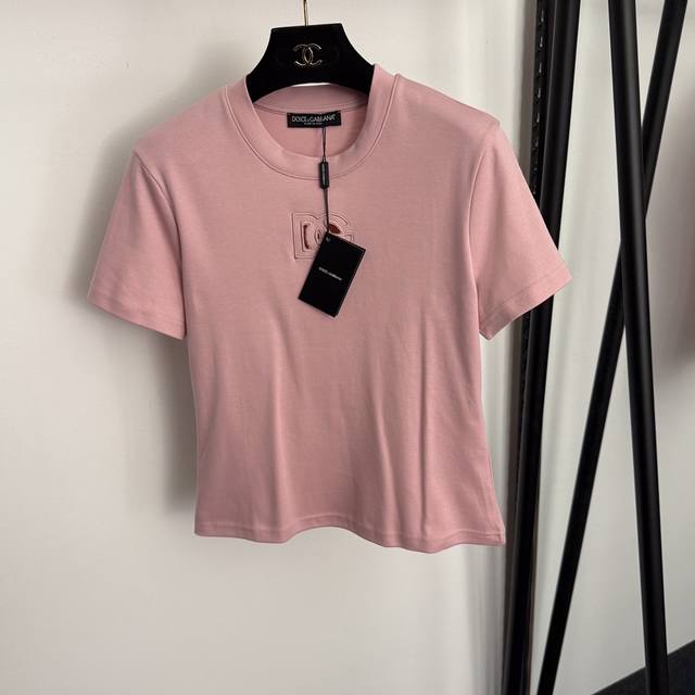 款号20256912 Dg*新款 Dg刺绣字母镂空 修身短袖T恤，粉色，咖色，Sml， M码：肩宽38，胸围88，袖长17，长53；重量：0.130Kg