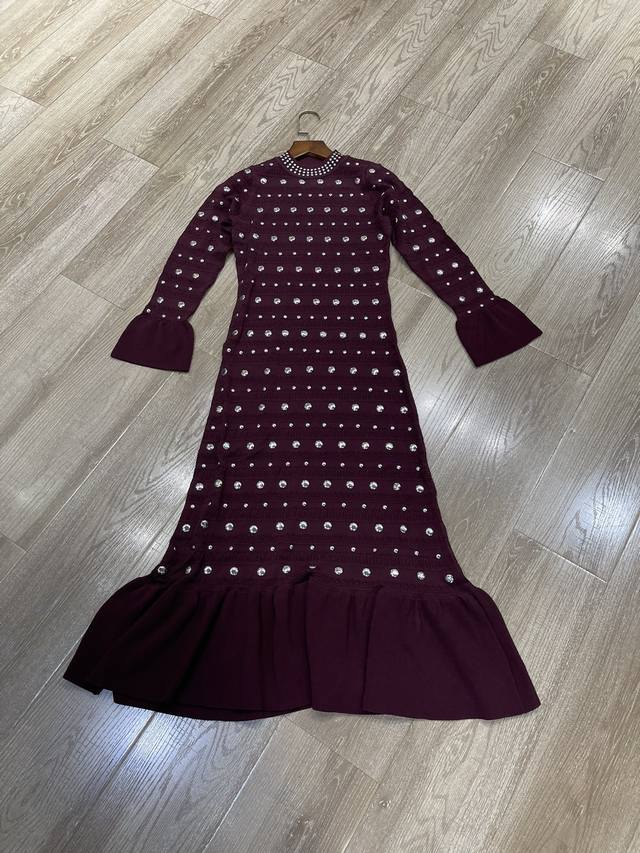 新款 柳钉微喇袖连衣裙 Sml