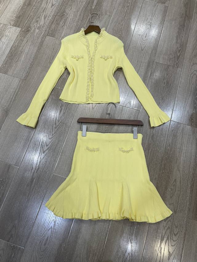 新款 钉珠边净色开衫半裙套装 Sml