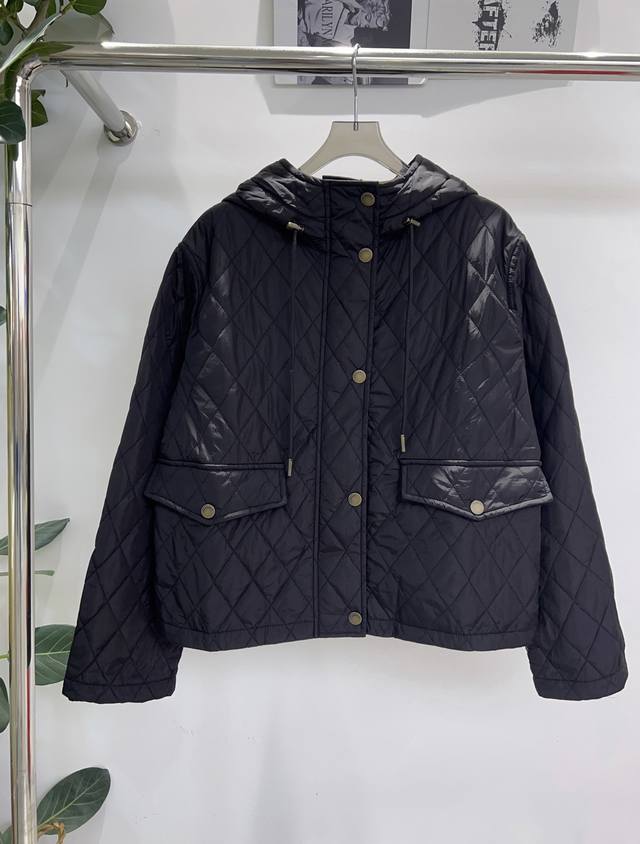 独家首发原单品质 Burber*Y 25 新款菱形绗缝格纹连帽棉服外套！保暖又不显臃肿的棉服绝绝子，三色可选慵懒又耐看～Sml