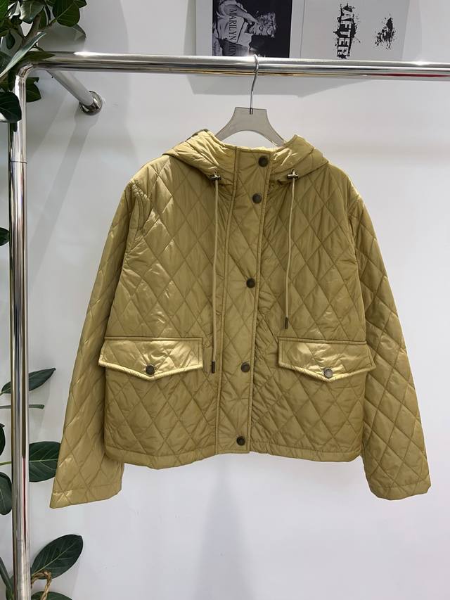 独家首发原单品质 Burber*Y 25 新款菱形绗缝格纹连帽棉服外套！保暖又不显臃肿的棉服绝绝子，三色可选慵懒又耐看～Sml