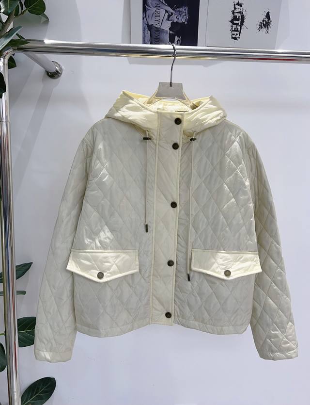 独家首发原单品质 Burber*Y 25 新款菱形绗缝格纹连帽棉服外套！保暖又不显臃肿的棉服绝绝子，三色可选慵懒又耐看～Sml