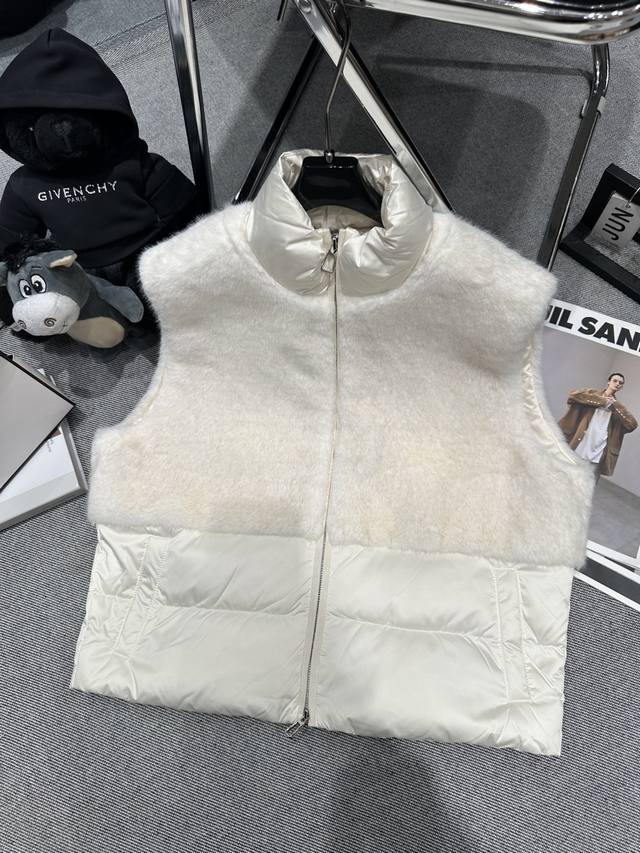 Bc 2025秋冬新款羽绒马甲，皮草拼接羽绒，定制的冰川灰环保水貂面料，性价比超高，90白鸭绒，码数S-L