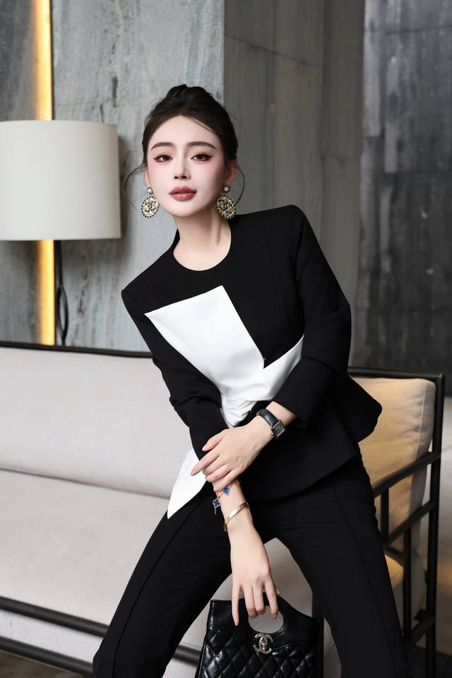 套装 原创高端定制 设计师款轻熟风职业气质套装设计感扭结撞色圆领西服长裤通勤两件套 码数：Smlxl