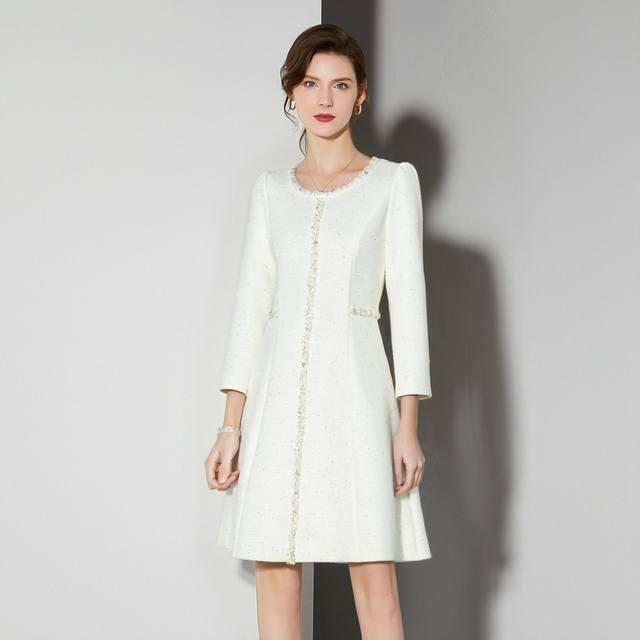 连衣裙 爆款客订加色款 新款小香风系列爆款名媛风重工钉珠定制小香面料 高端狠货 版型超级显瘦 主推款式 颜色：粉色 黑色 白色 尺码：Smlxlxxl