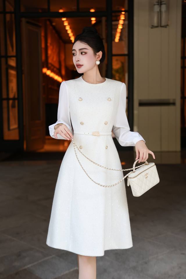 连衣裙 十拿十补亮片羊毛高挡小香风双排扣拼接连衣裙，送腰带，品牌做工，红色 黑色 白色，Smlxlxxl，板型完美上身效果极佳。