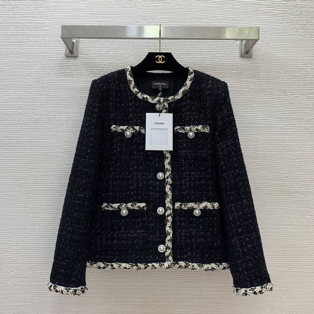 Chane*新款高端定制银丝编织混纺麻花包边、下摆内侧缝制金属链条版型垂坠有型！气质百搭时尚圆领短款长袖小香风外套！黑色， M码：肩宽37有垫肩，胸围94，袖长