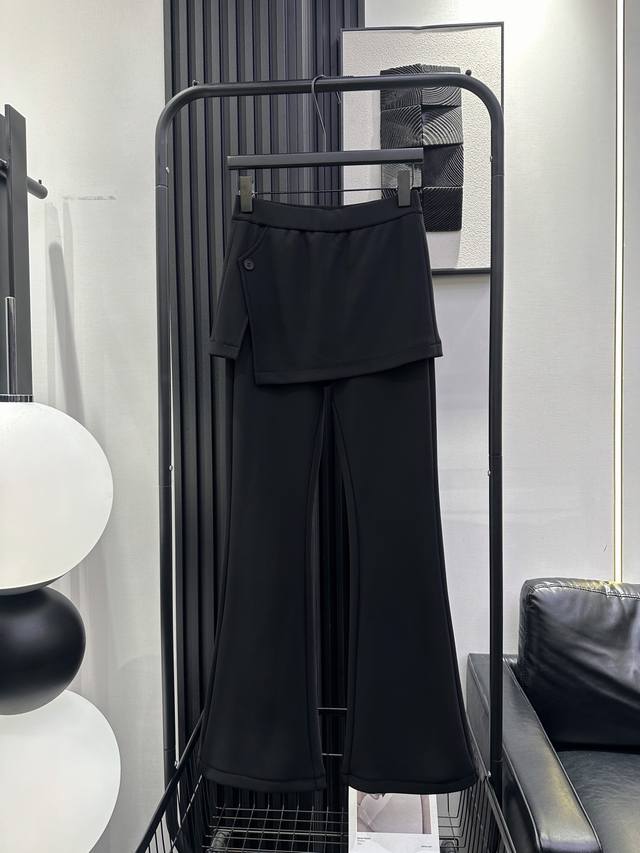 Bottega Veneta 爆款延续不规则外搭假两件加绒微喇裤 包容性强 面料弹力好 上身超显瘦 简约大气又百搭 单色 Smlxl