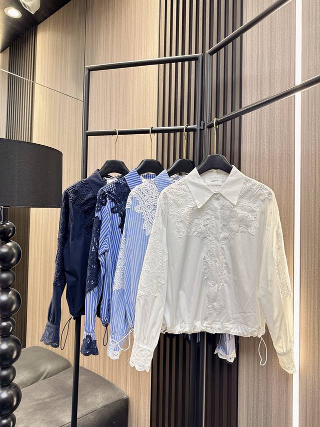 伊莎贝尔 2025秋冬新款 时尚百搭抽绳下摆设计，精致镂空刺绣点缀。翻领长袖衬衫采用优质面料拼接工艺，显瘦版型打造都市优雅气质。一款从职场到约会都能轻松驾驭的爆